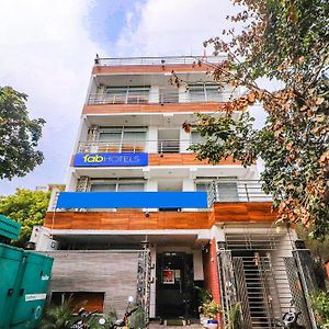 Fabhotel Roadway Inn - Nr Yashobhoomi Convention Centre